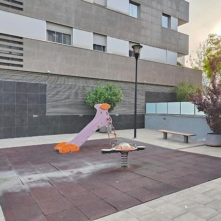 Cozy Apartment Forum Beach Sant Adria de Besos Buitenkant foto