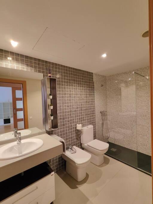 Cozy Apartment Forum Beach Sant Adria de Besos Buitenkant foto