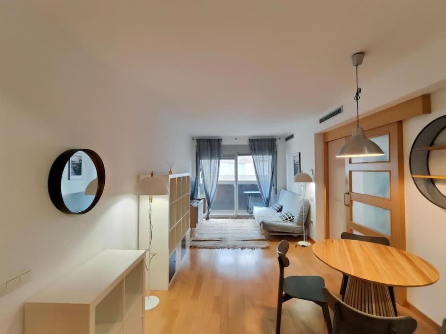 Cozy Apartment Forum Beach Sant Adria de Besos Buitenkant foto