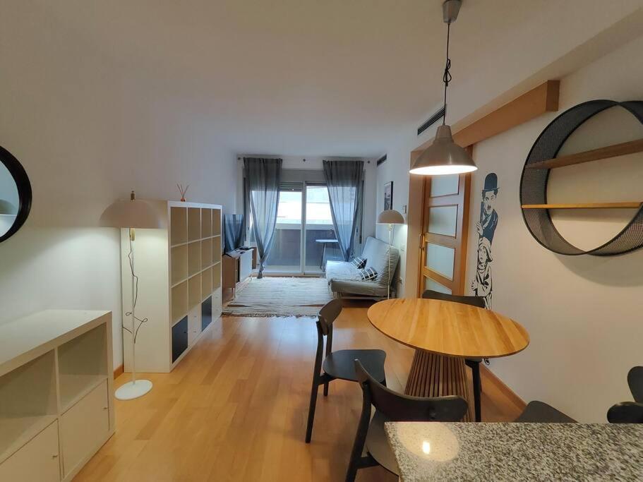 Cozy Apartment Forum Beach Sant Adria de Besos Buitenkant foto
