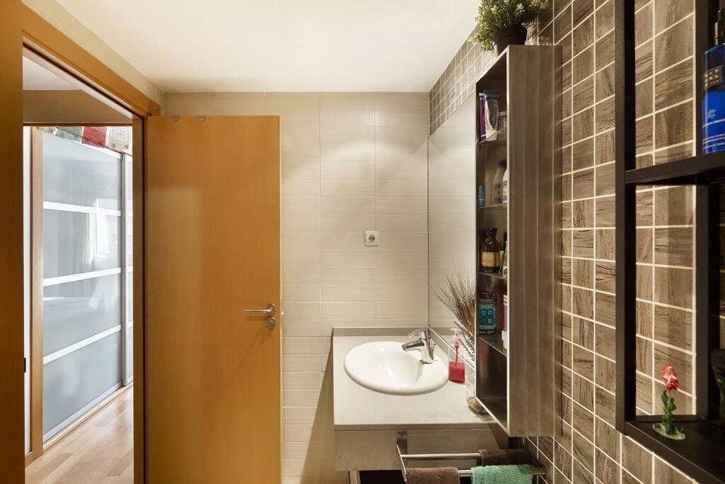 Cozy Apartment Forum Beach Sant Adria de Besos Buitenkant foto
